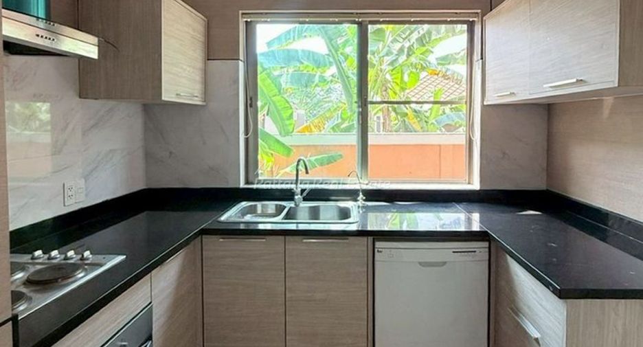 Villa en alquiler de 4 habitaciones en Bang Lamung, Chonburi
