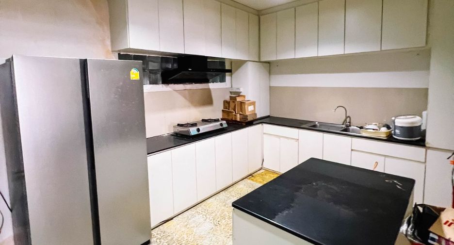 Reihenhaus zum Kauf mit 4 Zimmer in Yan Nawa, Bangkok