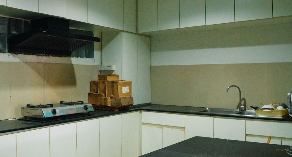 Reihenhaus zum Kauf mit 4 Zimmer in Yan Nawa, Bangkok