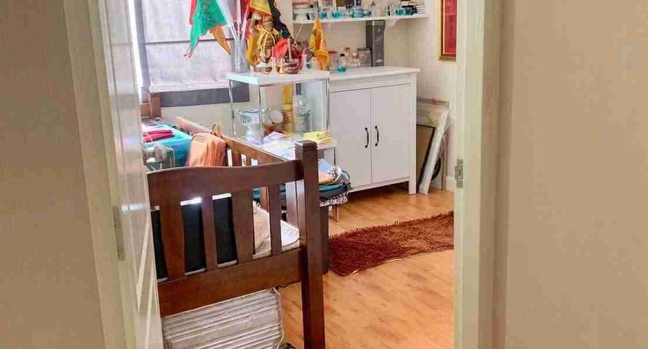 For sale 3 bedrooms house in Mueang Nonthaburi, Nonthaburi