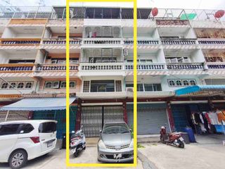 出售 4 卧室 独立屋 在 Thon Buri, 曼谷