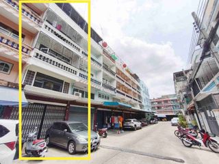 出售 4 卧室 独立屋 在 Thon Buri, 曼谷