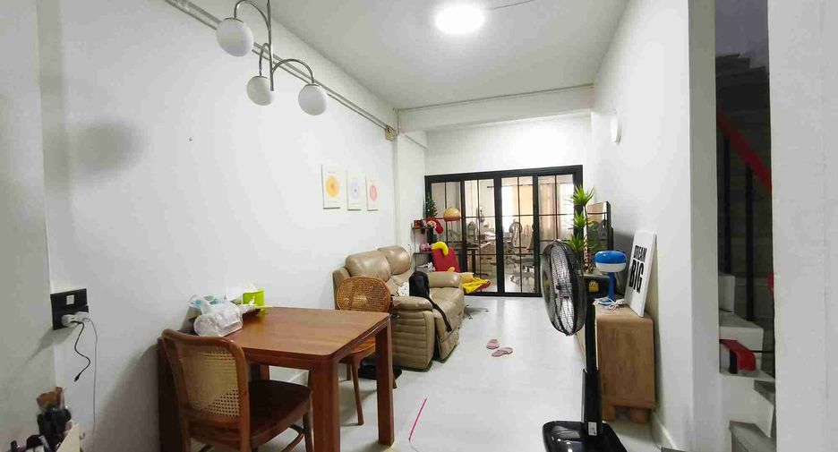 出售 4 卧室 独立屋 在 Thon Buri, 曼谷