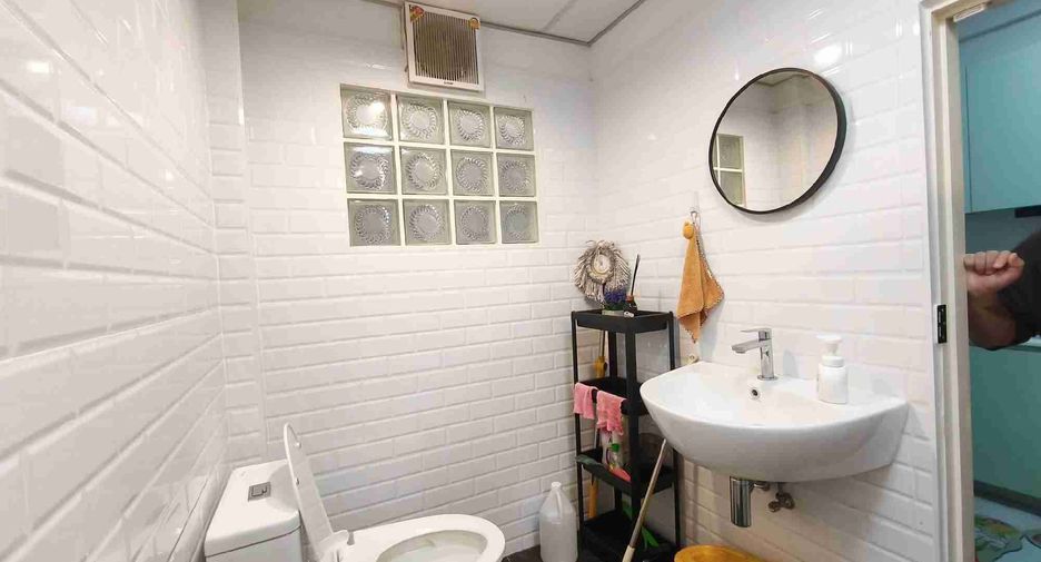 出售 4 卧室 独立屋 在 Thon Buri, 曼谷