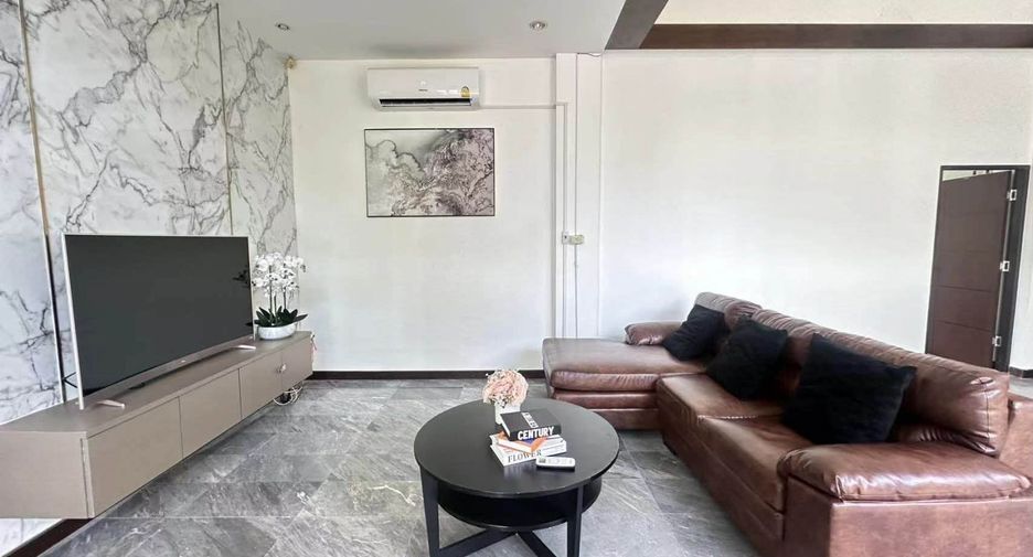 For sale 4 bedrooms villa in Jomtien, Pattaya