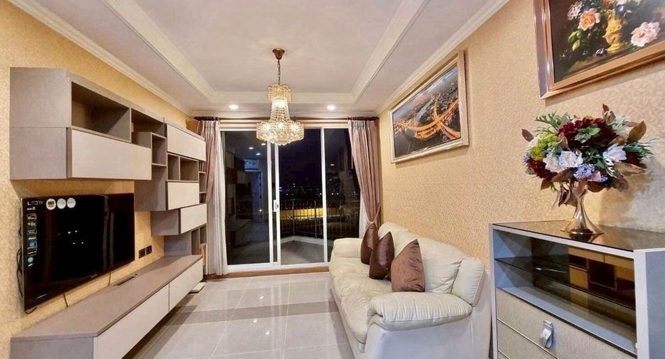 For rent 2 bedrooms condo in Huai Khwang, Bangkok