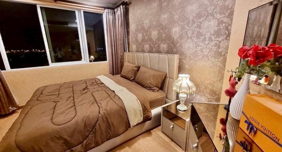 For rent 2 bedrooms condo in Huai Khwang, Bangkok