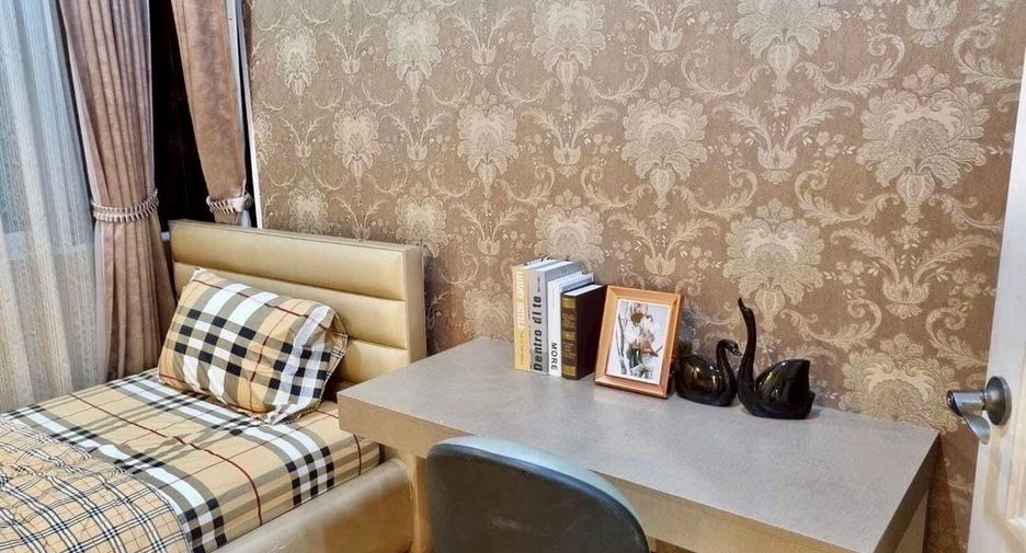 For rent 2 bedrooms condo in Huai Khwang, Bangkok