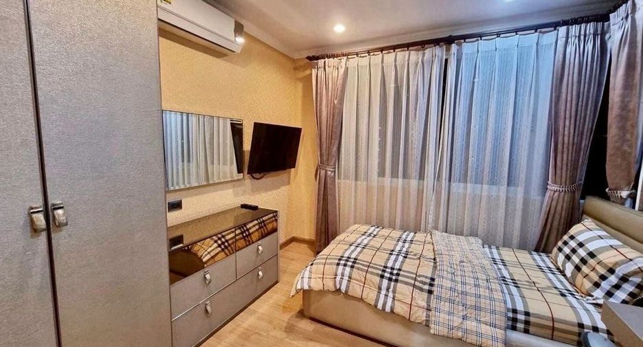 For rent 2 bedrooms condo in Huai Khwang, Bangkok