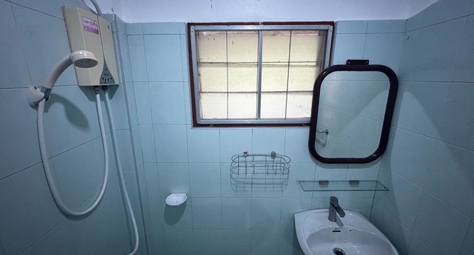 出租 2 卧室 独立屋 在 Klaeng, Rayong