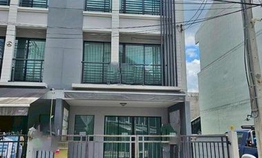 Casa adosada en venta de 1 habitaciones en Lak Si, Bangkok
