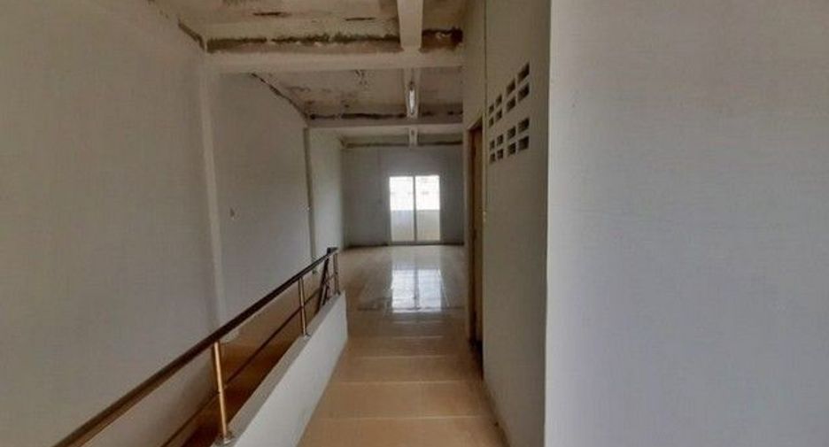 À vendre 1 chambre maison de ville à Sai Mai, Bangkok