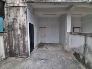 À vendre 1 chambre maison de ville à Sai Mai, Bangkok