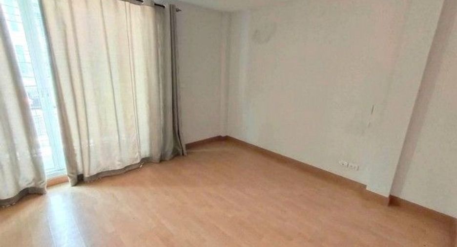 Reihenhaus zum Kauf mit 1 Zimmer in Bang Kapi, Bangkok