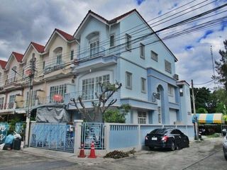 Casa adosada en venta de 1 habitaciones en Thawi Watthana, Bangkok
