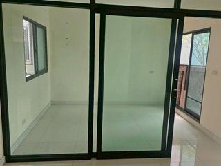 Casa en venta de 1 habitaciones en Saphan Sung, Bangkok