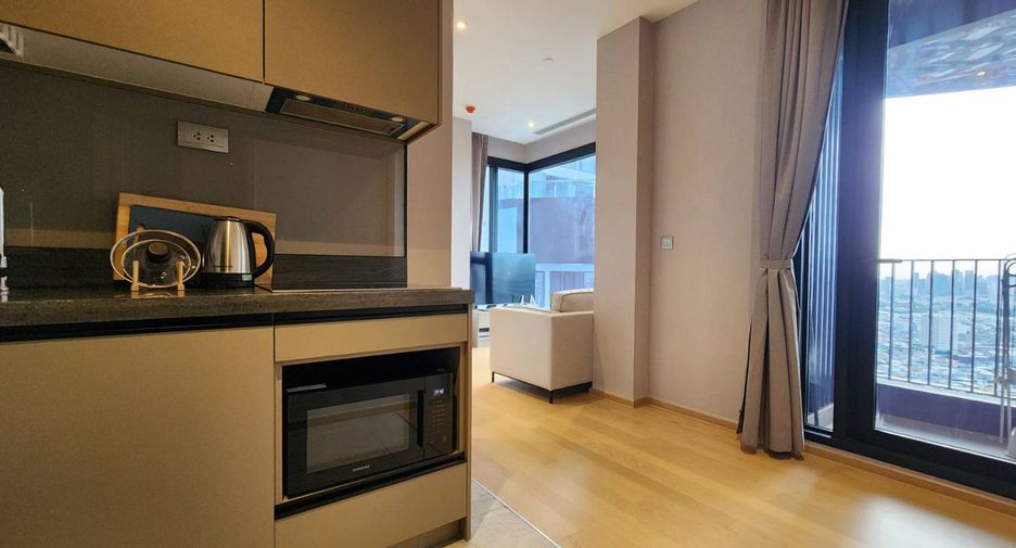 For rent 2 bedrooms condo in Huai Khwang, Bangkok