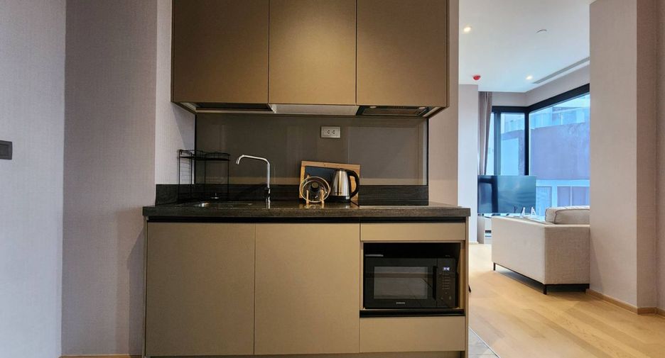 For rent 2 bedrooms condo in Huai Khwang, Bangkok