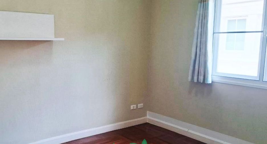 For sale 5 bedrooms house in Mueang Nonthaburi, Nonthaburi