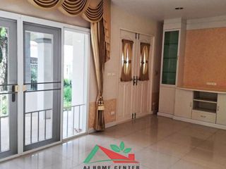 For sale 5 bedrooms house in Mueang Nonthaburi, Nonthaburi