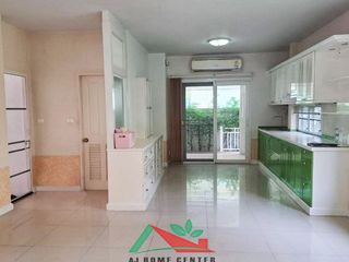 For sale 5 bedrooms house in Mueang Nonthaburi, Nonthaburi