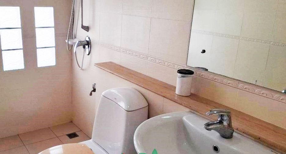 For sale 5 bedrooms house in Mueang Nonthaburi, Nonthaburi