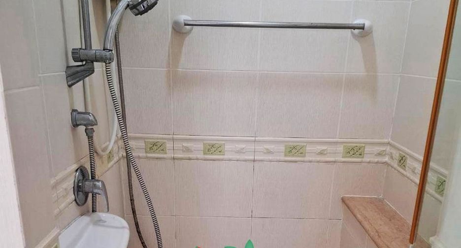 For sale 5 bedrooms house in Mueang Nonthaburi, Nonthaburi