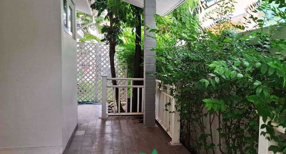 For sale 5 bedrooms house in Mueang Nonthaburi, Nonthaburi