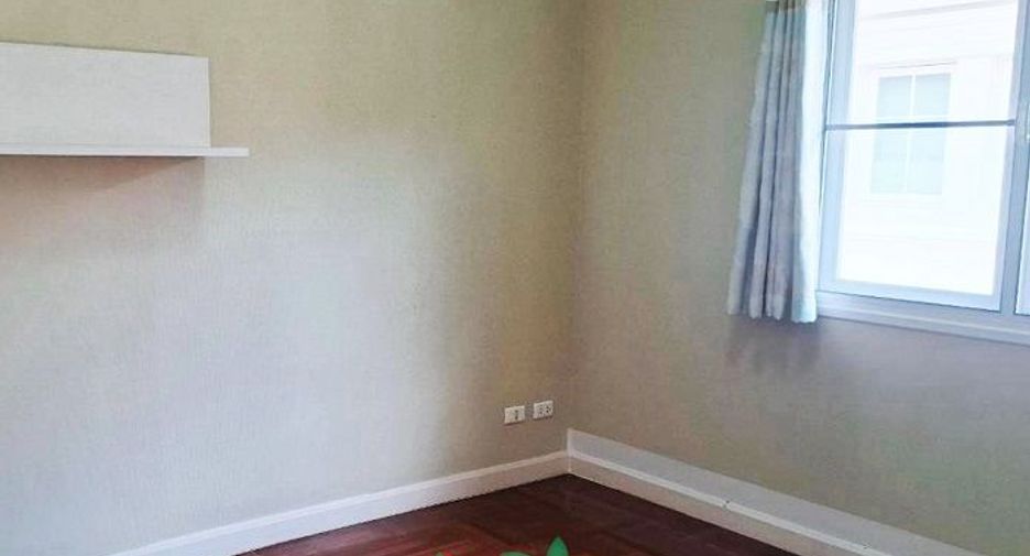 For sale 5 bedrooms house in Mueang Nonthaburi, Nonthaburi