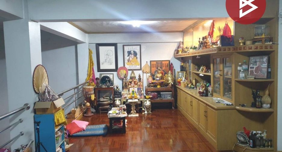 Продажа 5 спальни торговое помещение в Mueang Nakhon Sawan, Накхонсаван
