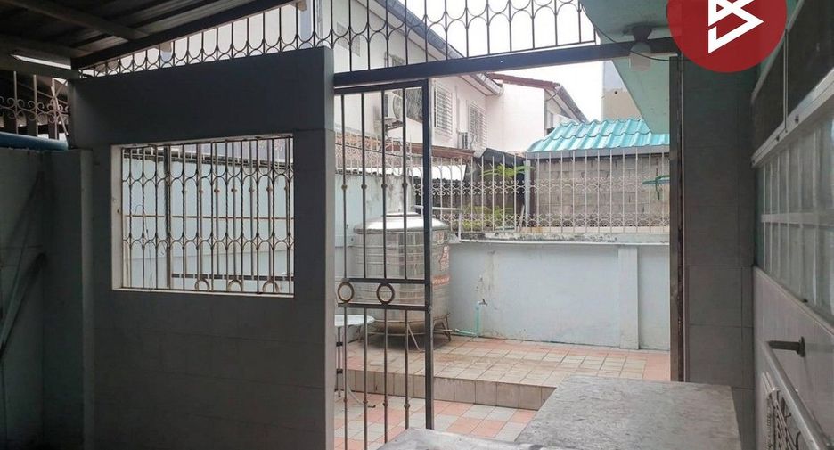 Продажа 5 спальни торговое помещение в Mueang Nakhon Sawan, Накхонсаван