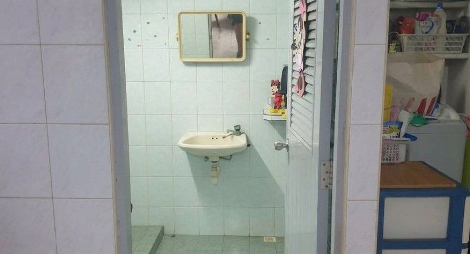 Продажа 5 спальни торговое помещение в Mueang Nakhon Sawan, Накхонсаван