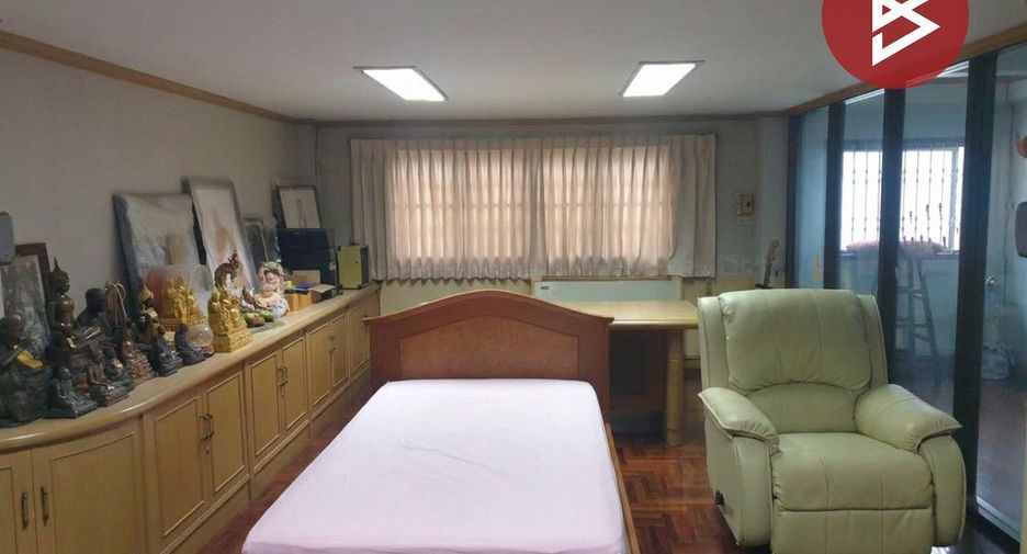 Продажа 5 спальни торговое помещение в Mueang Nakhon Sawan, Накхонсаван