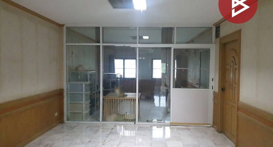 Продажа 5 спальни торговое помещение в Mueang Nakhon Sawan, Накхонсаван