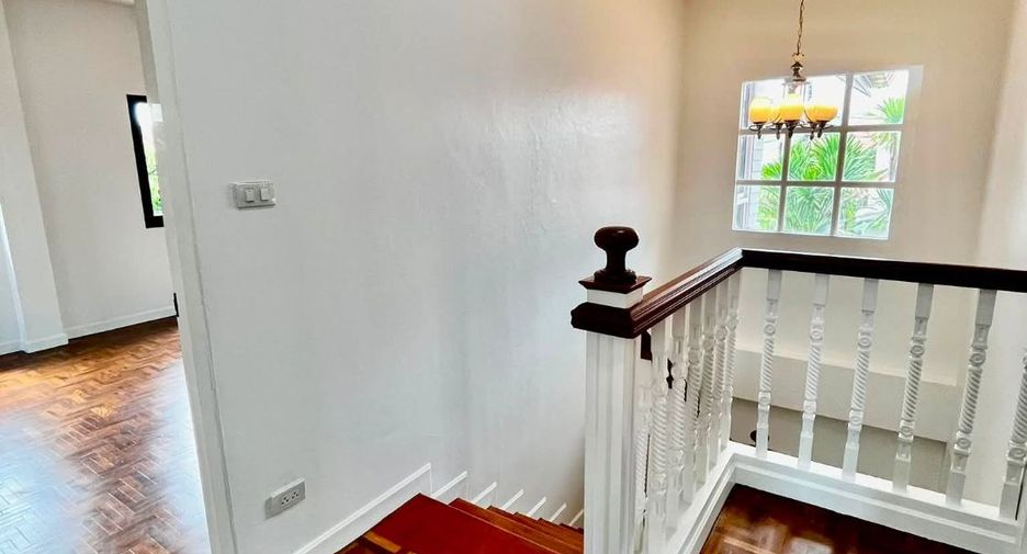 Casa en venta de 4 habitaciones en Hang Dong, Chiang Mai