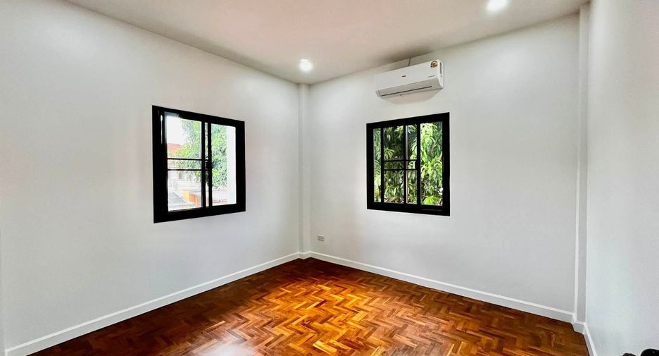 Casa en venta de 4 habitaciones en Hang Dong, Chiang Mai