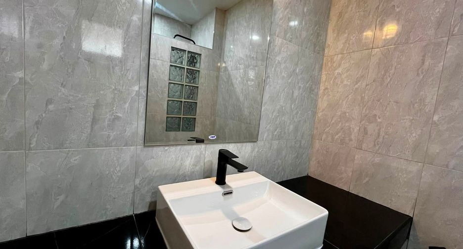 Casa en venta de 4 habitaciones en Hang Dong, Chiang Mai