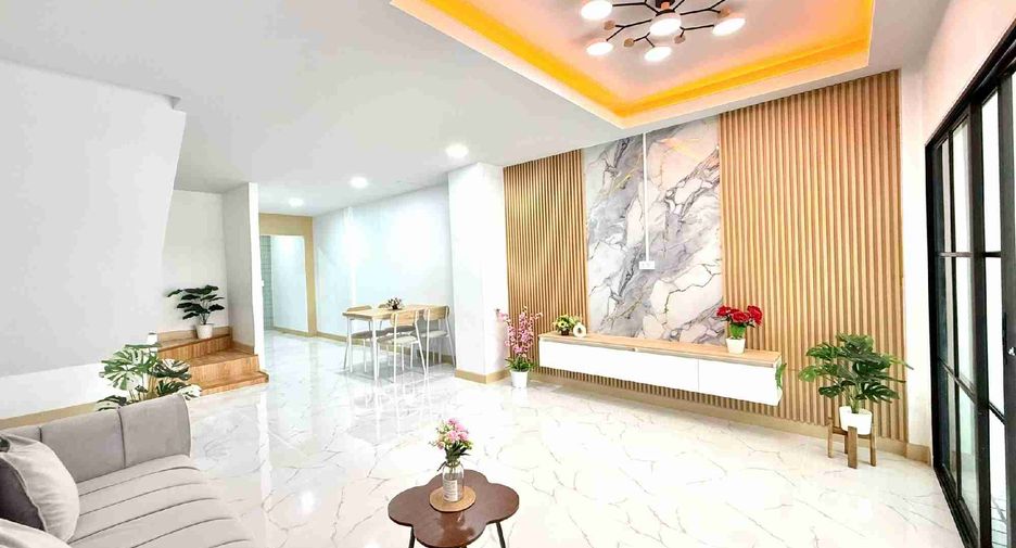 For sale 3 bedrooms townhouse in Khlong Sam Wa, Bangkok