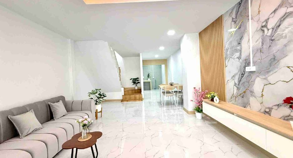 For sale 3 bedrooms townhouse in Khlong Sam Wa, Bangkok