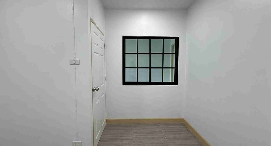 For sale 3 bedrooms townhouse in Khlong Sam Wa, Bangkok