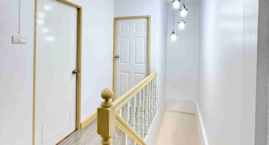 For sale 3 bedrooms townhouse in Khlong Sam Wa, Bangkok