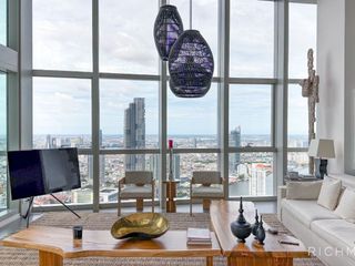 Condo en venta de 4 habitaciones en Sathon, Bangkok