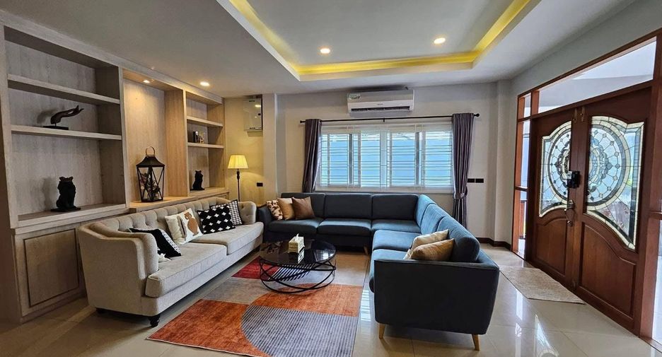 À louer 4 chambres villa à Bang Lamung, Chonburi