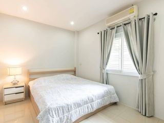 À louer 4 chambres villa à Bang Lamung, Chonburi