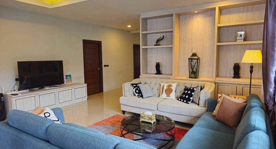 À louer 4 chambres villa à Bang Lamung, Chonburi