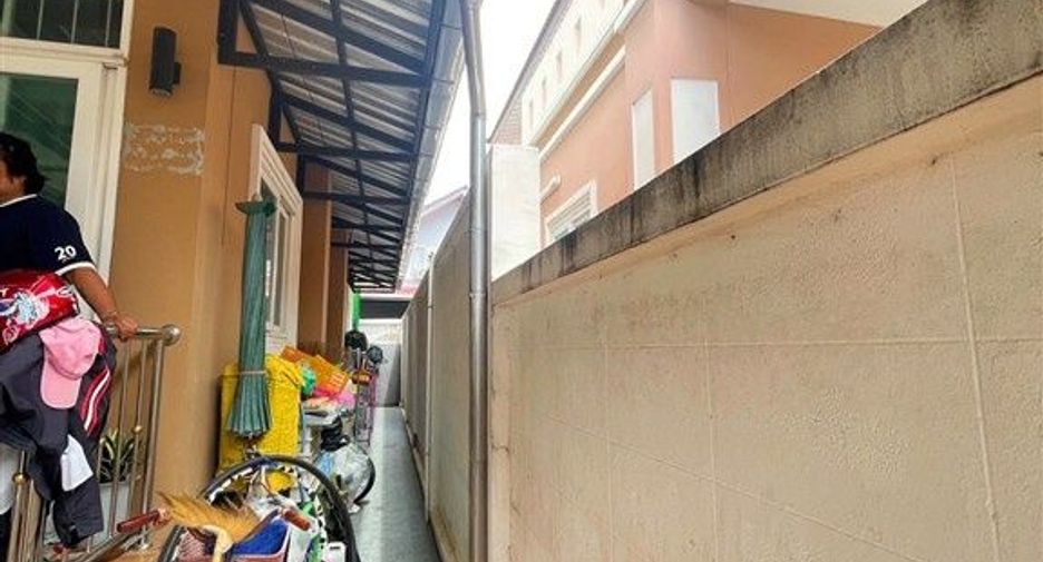 For sale 3 bedrooms house in Don Mueang, Bangkok