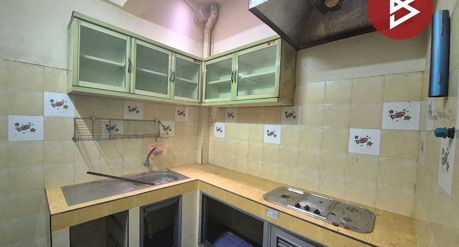 For sale 2 bedrooms townhouse in Khlong Luang, Pathum Thani