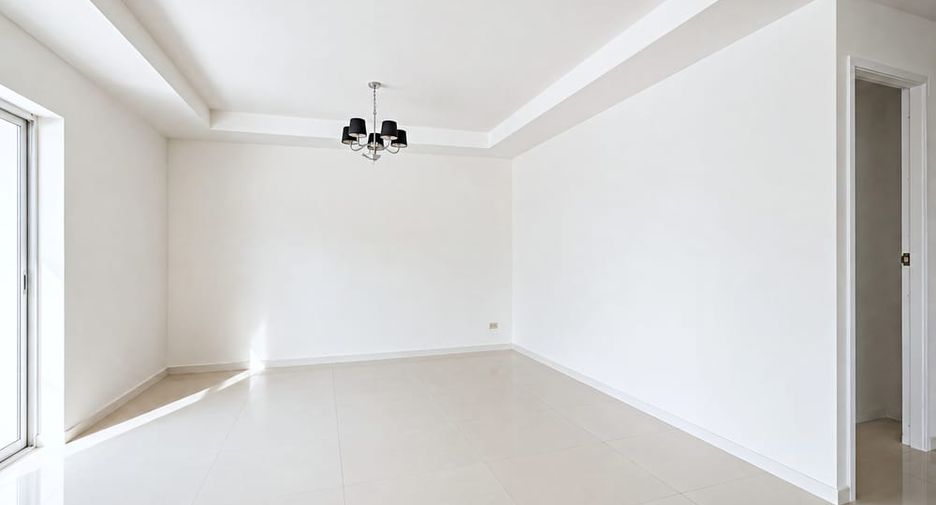 For sale 5 bedrooms villa in Bang Lamung, Chonburi