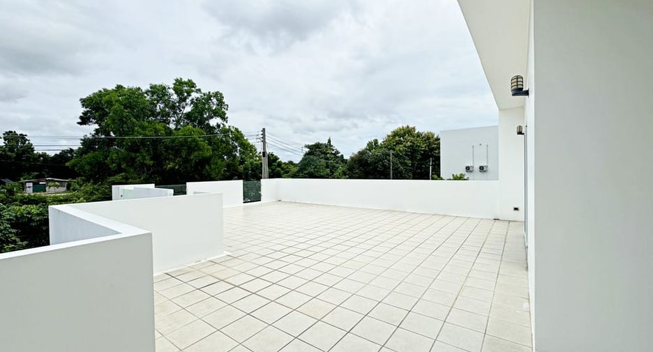 For sale 5 bedrooms villa in Bang Lamung, Chonburi