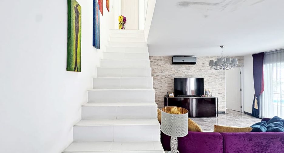 For sale 5 bedrooms villa in Bang Lamung, Chonburi